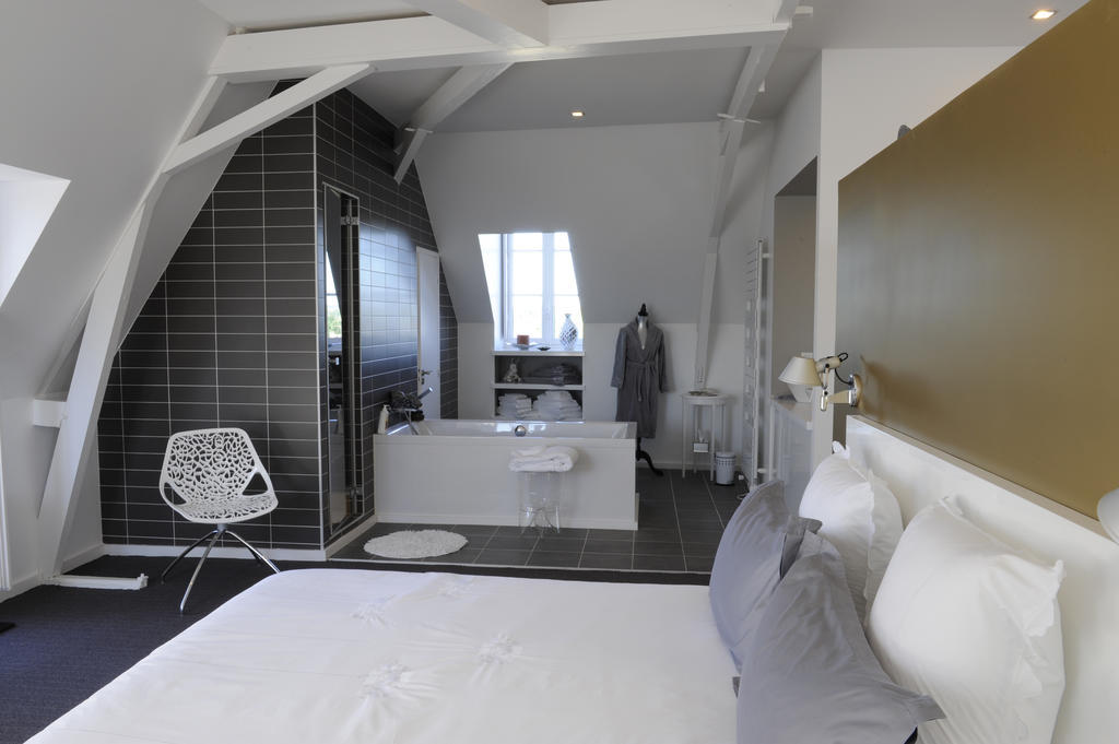 קונייאק Chambres D'Hotes Les Tilleuls חדר תמונה